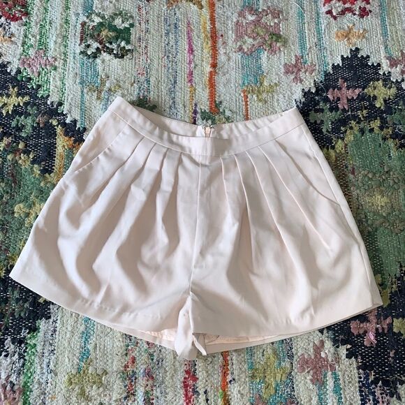Line & Dot Pleated Dress Shorts - Picture 3 of 7